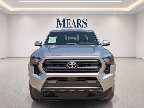 Used 2024 Toyota Tacoma SR5 AWD/4WD image 8