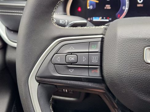 Used 2023 Jeep Grand Cherokee L Laredo RWD image 29
