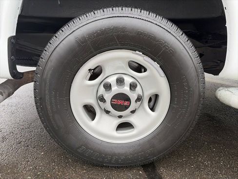 Used 2024 GMC Savana 2500 w/ Driver Convenience Package image 10