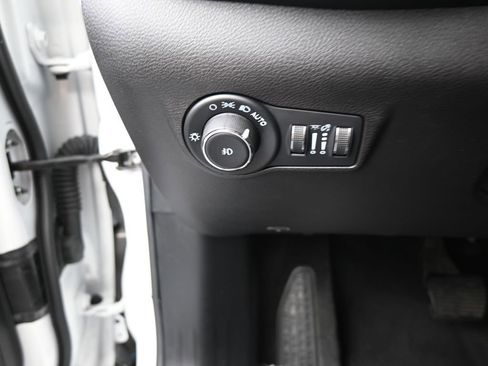 Used 2023 Jeep Compass Altitude image 31