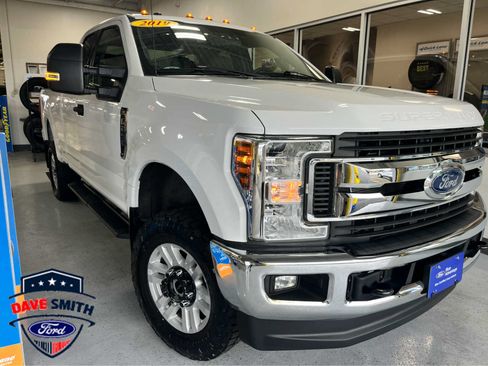 Certified 2019 Ford F250 XLT w/ XLT Value Package AWD/4WD image 1