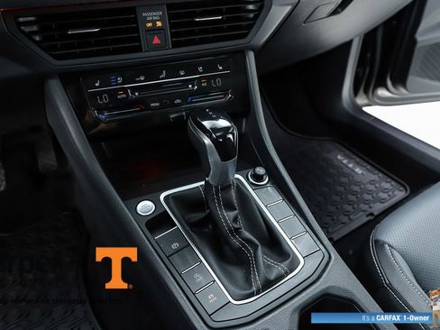 Used 2025 Volkswagen Jetta SEL FWD image 61