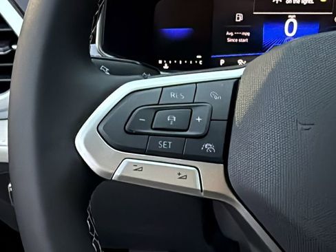 New 2026 Volkswagen Taos SE image 20