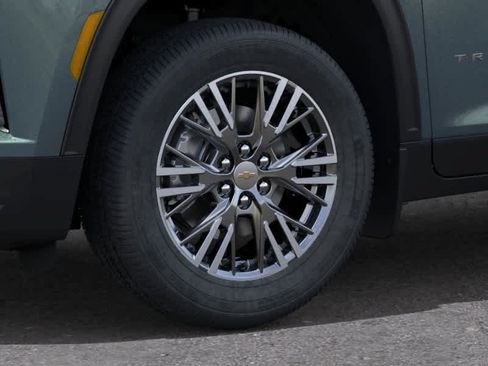 New 2027 Chevrolet Traverse LT w/ Driver Confidence Package FWD image 9