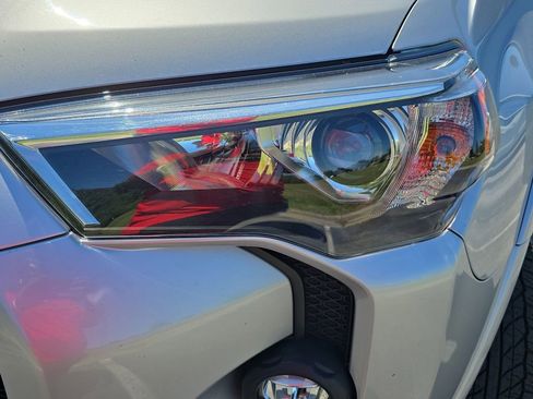 Used 2024 Toyota 4Runner TRD Off-Road image 30