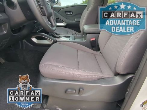 Used 2024 Nissan Frontier SV w/ Technology Package image 13