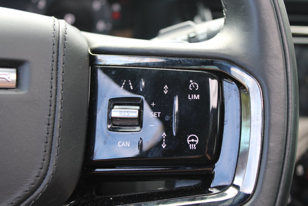 Used 2025 Land Rover Range Rover Velar Dynamic SE AWD/4WD image 15