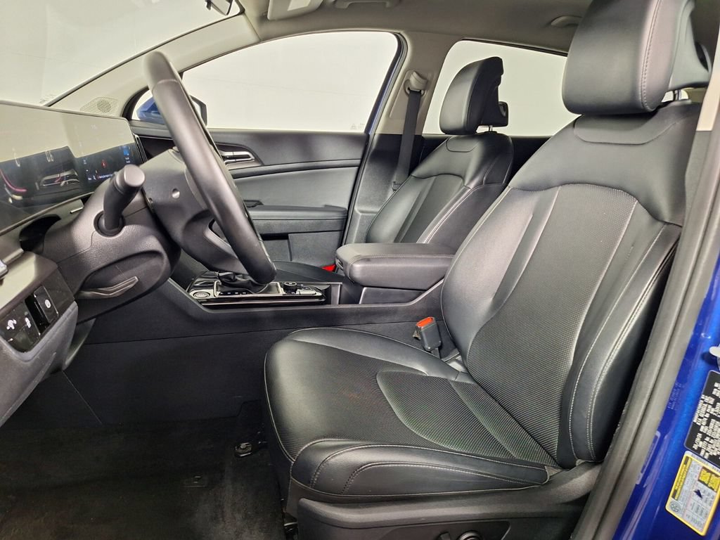 Used 2025 Kia Sportage EX FWD image 23