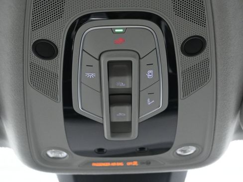 Used 2023 Audi Q7 3.0T Prestige image 23