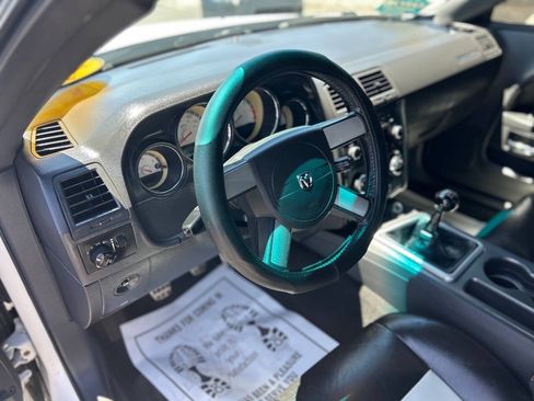 Used 2010 Dodge Challenger R/T RWD image 9
