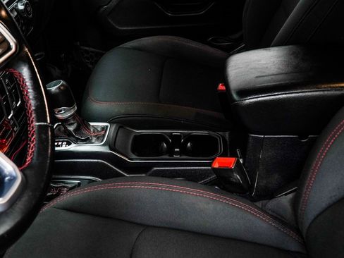 Used 2020 Jeep Gladiator Rubicon w/ Trailer Tow Package image 18