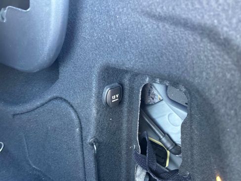 Used 2014 Mercedes-Benz E 350 4MATIC Sedan image 13