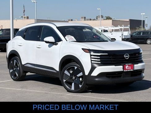 Used 2025 Nissan Kicks SR FWD image 2