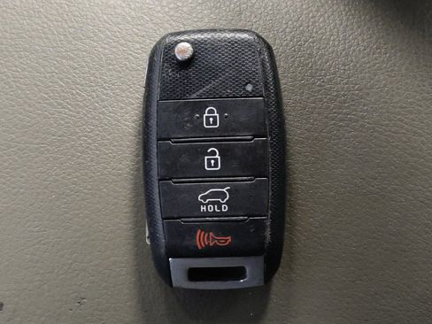 Used 2016 Kia Sportage LX image 32