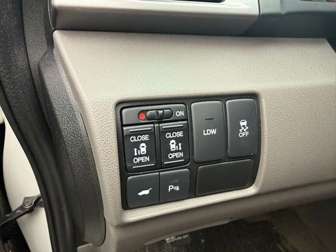 Used 2016 Honda Odyssey Touring image 8