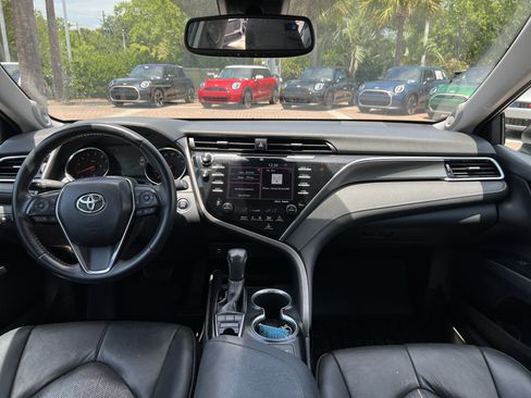 Used 2018 Toyota Camry XSE FWD image 29