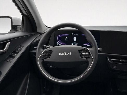 Certified 2025 Kia Niro LX FWD image 35