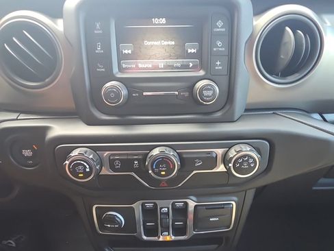 Used 2018 Jeep Wrangler Unlimited Sport S AWD/4WD image 20