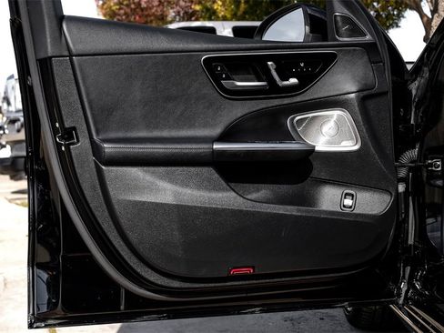 Used 2022 Mercedes-Benz C 300 Sedan w/ Exclusive Trim Package image 43