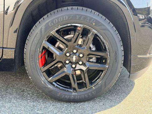 Used 2021 Chevrolet Traverse Premier w/ Redline Edition AWD/4WD image 25