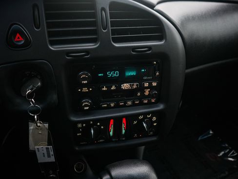 Used 2002 Chevrolet Monte Carlo SS w/ Pace Car Replica Pkg image 24