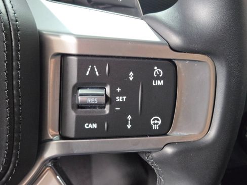 Used 2026 Land Rover Discovery Limited Edition AWD/4WD image 27