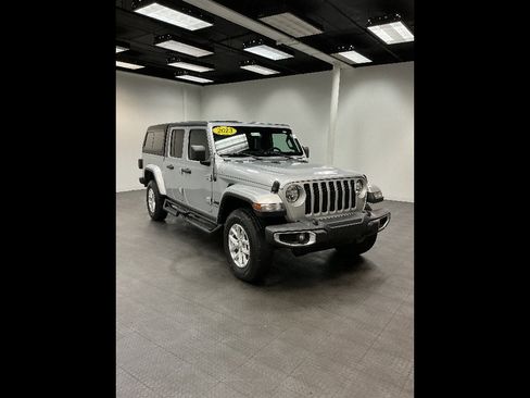 Used 2023 Jeep Gladiator Sport AWD/4WD image 7