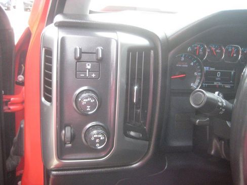 Used 2018 Chevrolet Silverado 1500 LT w/ All Star Edition AWD/4WD image 18