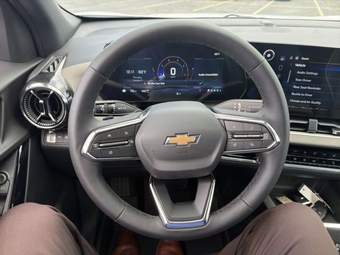 New 2026 Chevrolet Equinox LT w/ Convenience Package II image 13