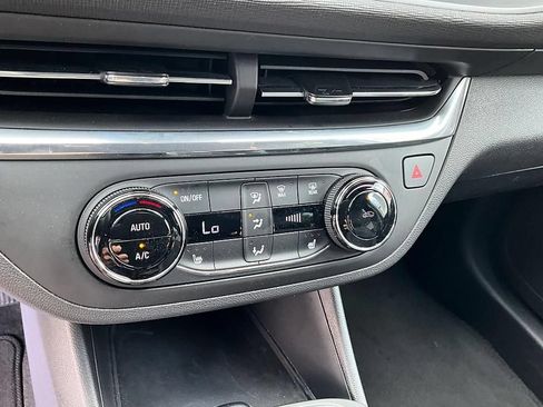 Used 2024 Buick Envista Preferred w/ Convenience I Package FWD image 21