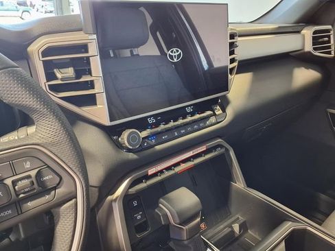 Used 2025 Toyota Tundra Limited AWD/4WD image 12