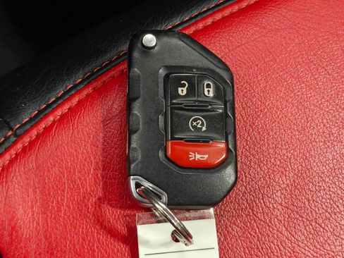 Used 2018 Jeep Wrangler Unlimited Rubicon AWD/4WD image 14