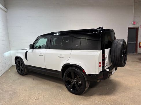 Used 2022 Land Rover Defender 110 X-Dynamic HSE AWD/4WD image 10