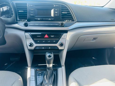Used 2017 Hyundai Elantra SE FWD image 16
