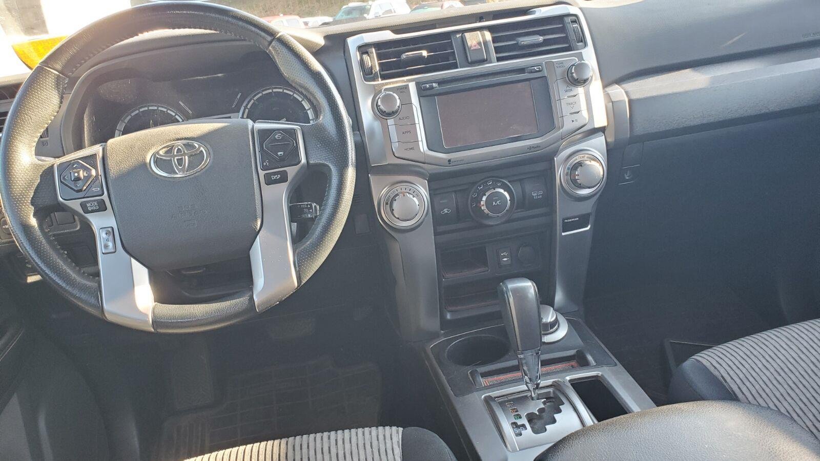 Used 2015 Toyota 4Runner SR5 AWD/4WD image 7