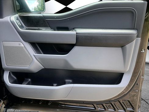 Used 2025 Ford F150 Lightning Flash AWD/4WD image 19