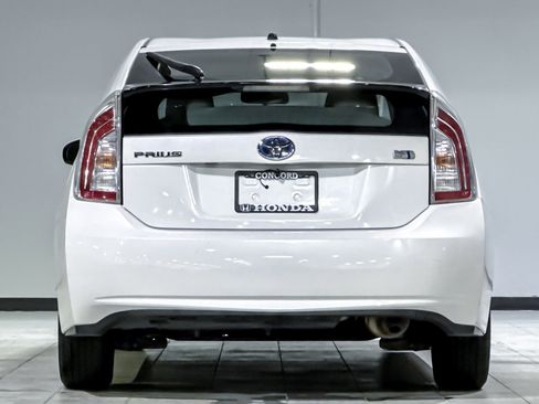 Used 2013 Toyota Prius Two image 9