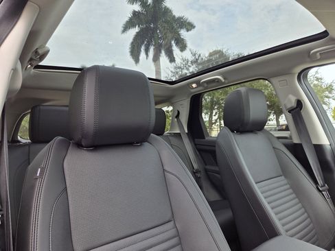 New 2025 Land Rover Discovery Sport S image 11