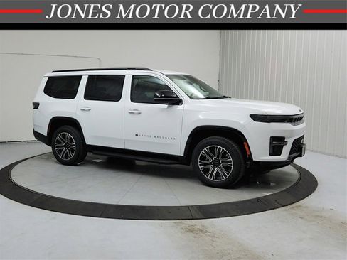 New 2026 Jeep Grand Wagoneer 4WD image 1