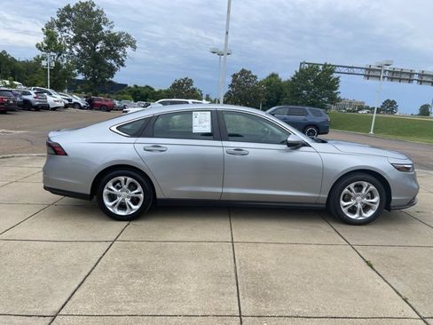Used 2023 Honda Accord LX image 10
