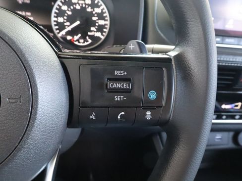 Used 2023 Nissan Rogue SV FWD image 25