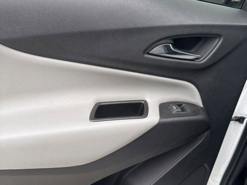 Used 2020 Chevrolet Equinox LS w/ LS Convenience Package FWD image 23
