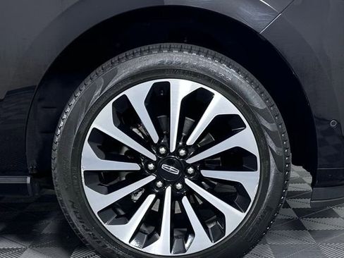 Used 2022 Lincoln Navigator Reserve image 10