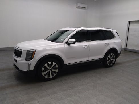 Used 2022 Kia Telluride S image 2