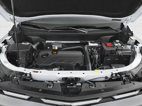 New 2027 Chevrolet Equinox LT w/ LPO, Floor Liner Package FWD image 8