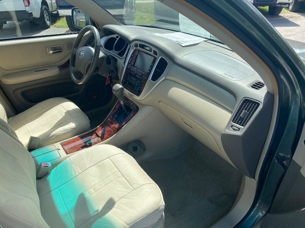 Used 2005 Toyota Highlander Limited w/ Leather Trim Pkg AWD/4WD image 22