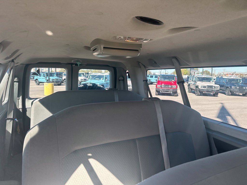 Used 2013 Ford E-350 and Econoline 350 XLT RWD image 14