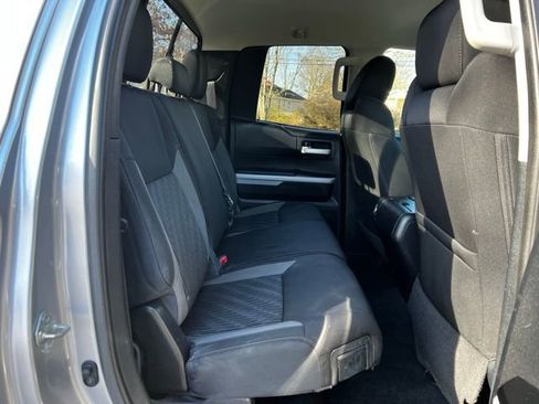 Used 2017 Toyota Tundra SR5 w/ SR5 Upgrade Package AWD/4WD image 19