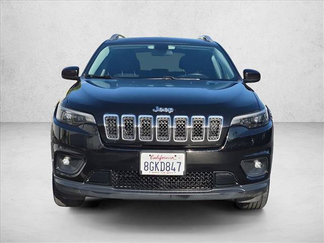 Used 2019 Jeep Cherokee Latitude w/ Popular Appearance Group FWD image 2