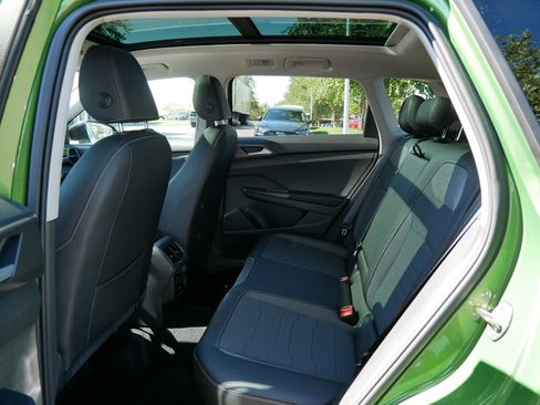 New 2025 Volkswagen Taos SE image 7